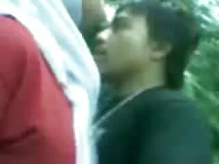 پاهایش را باز می کند بانوی سیاه و سفید خودش را دانلود فیلم های سکسی جدید با یک کیرمارک می زند