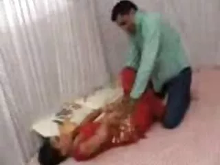 دسته ای از بچه ها دختری را لعنتی کردند و دانلود فیلم های سکسی جدید دهانش پر از اسپرم شد