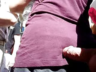 منحرف فرانسوی که در سوراخ بطری شامپاین کانال های سکسی جدید نشسته است